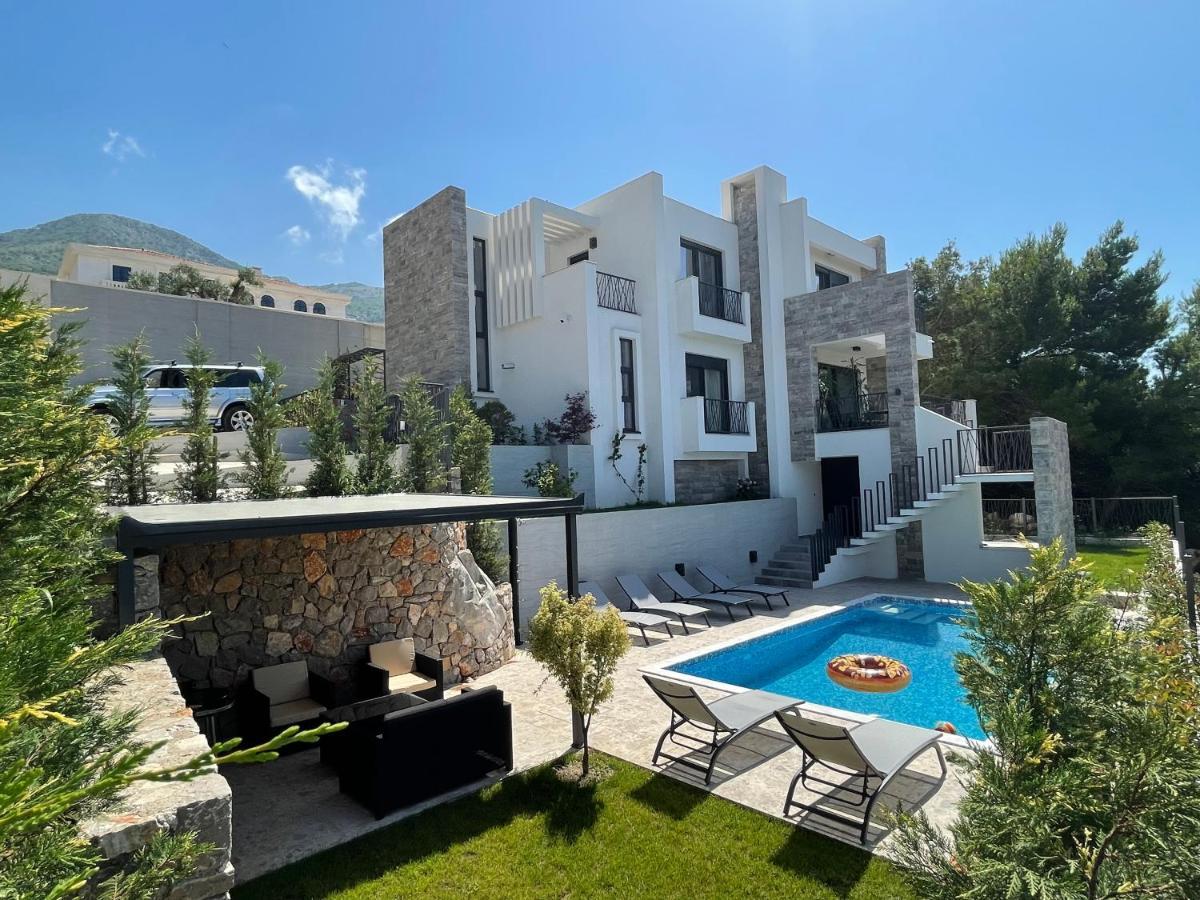 Villa Pine Бар Экстерьер фото