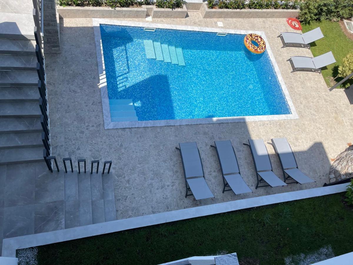 Villa Pine Бар Экстерьер фото