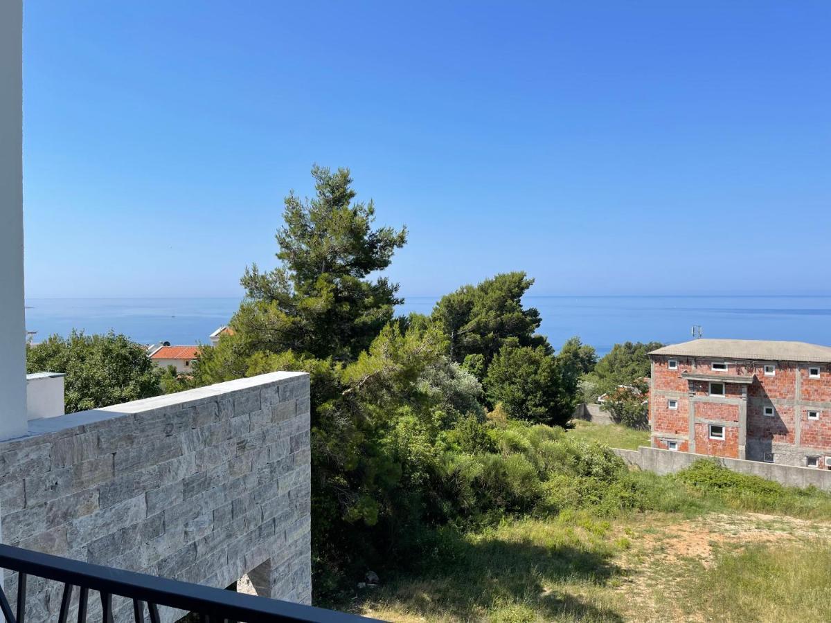 Villa Pine Бар Экстерьер фото