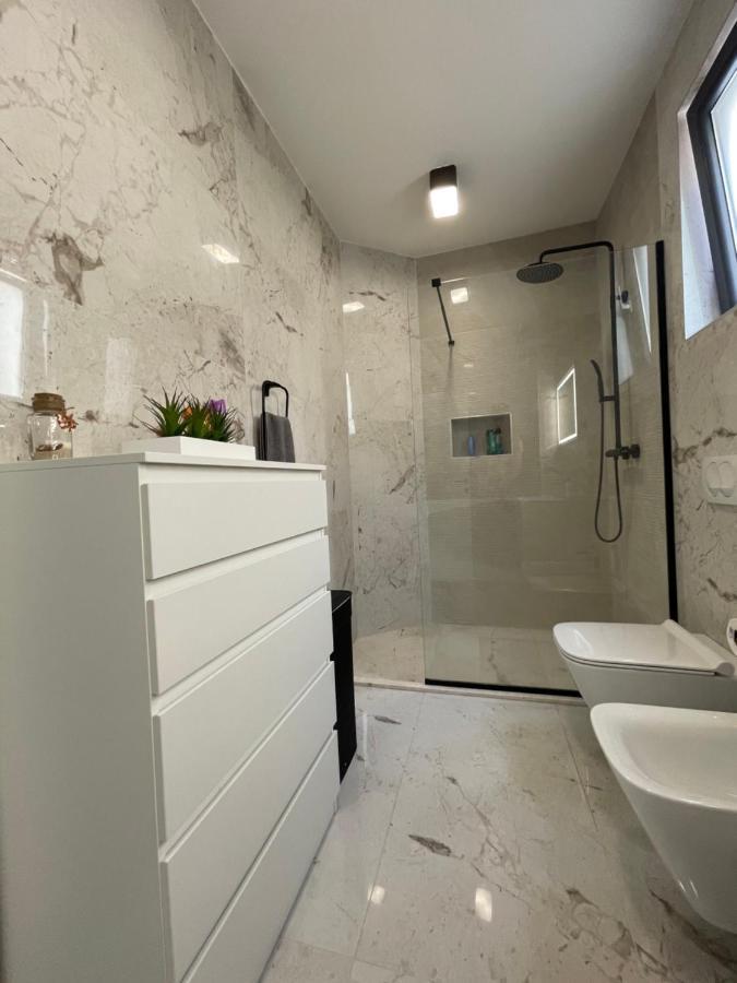 Villa Pine Бар Экстерьер фото