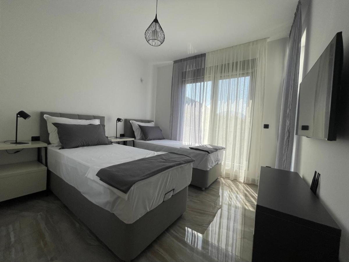 Villa Pine Бар Экстерьер фото