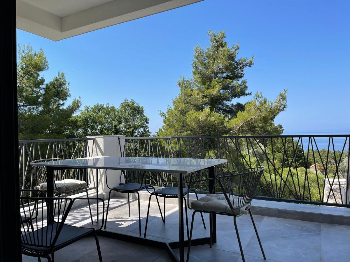 Villa Pine Бар Экстерьер фото