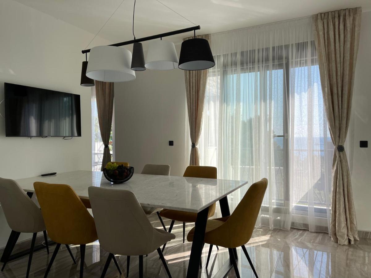 Villa Pine Бар Экстерьер фото